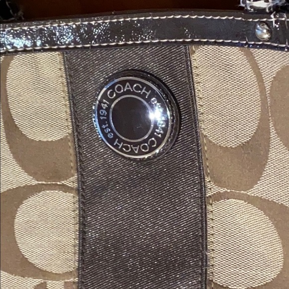 Signature Coach Shoulder Purse Bag Brown Tan - Picture 2 of 11